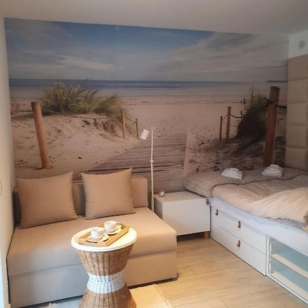 Apartament Beige Z Ogrodkiem Dziwnówek Exteriör bild