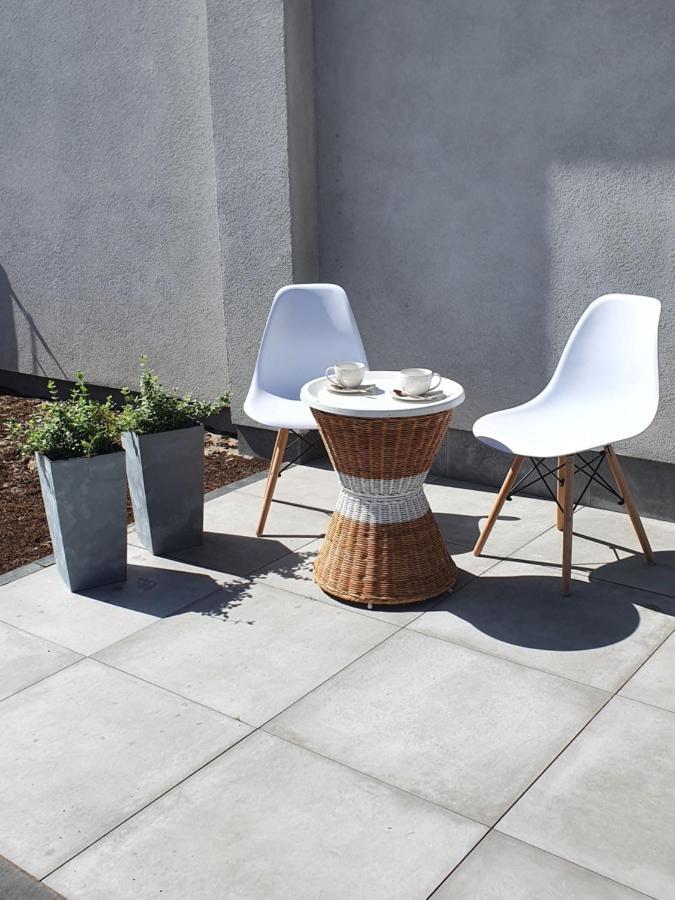 Apartament Beige Z Ogrodkiem Dziwnówek Exteriör bild